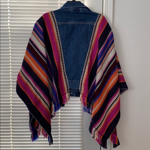 Levi’s Poncho Trucker Jacket - Picture 14 of 16